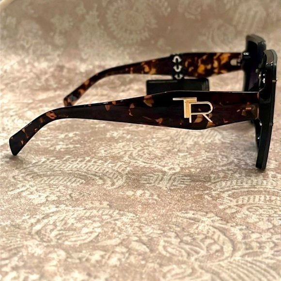 Brand New True Religion Oversized Square Sunglasses Tortoise Purple Lens main image 4